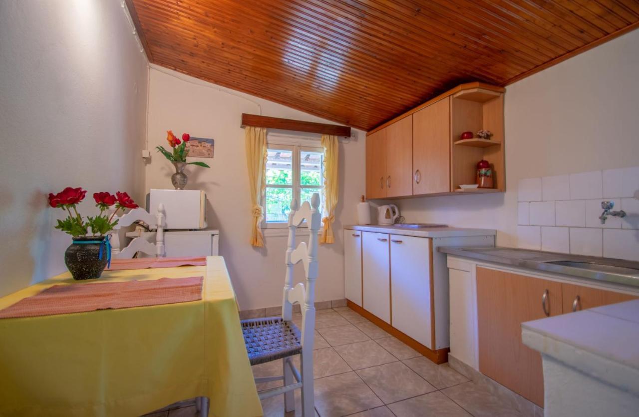 Doras Beach Bungalow B By "Elite" Plános Екстериор снимка